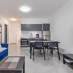 Cozy In With Wifi Apartament *
