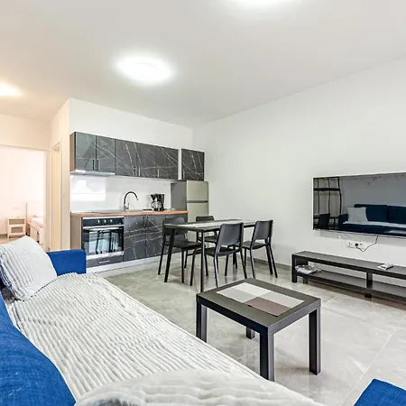 Apartman Cozy In With Wifi Vir