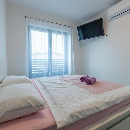 Beautiful In With Wifi Apartment